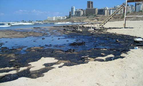 اصبح انتشار التلوث من الاشياء المتعبة جدا - بحث عن تلوث البحار والمحيطات Lebanon Oil Beach